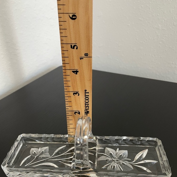 Vintage glass butter dish with handle. - Picture 3 of 4